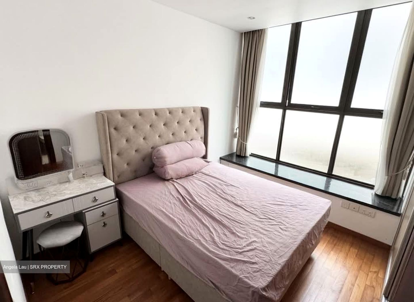 Holland Link (D10), Terrace #588726081